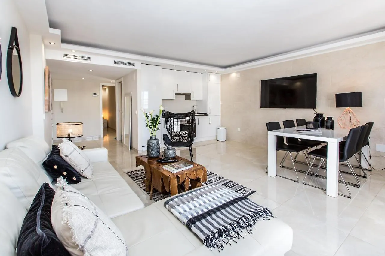 Luxurious 2 Bed Banus Apt With Private Parking - Rdr193 Marbella Apartment